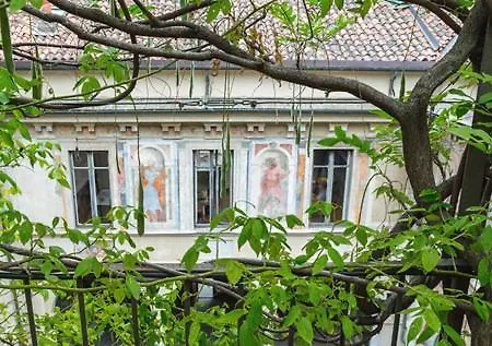 Via Stampatori Couette-café 4*
