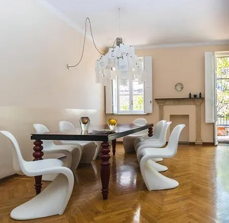 Via Stampatori 4* Turin