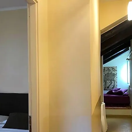 Via Stampatori 4*