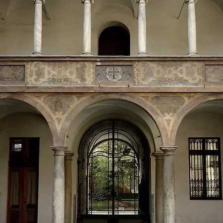 Bed & Breakfast Via Stampatori 4*