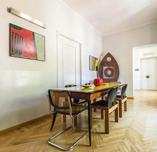 Via Stampatori לינה וארוחת בוקר 4*