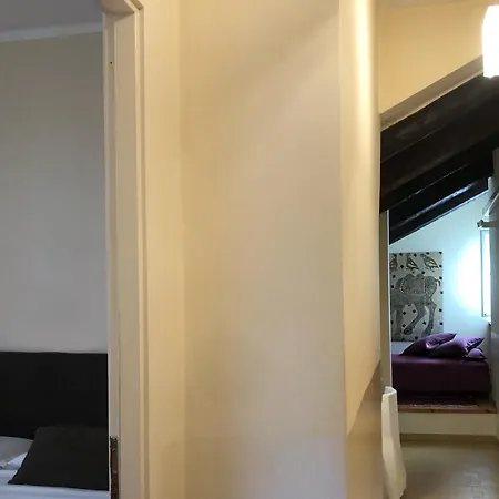 Via Stampatori 4* Turin